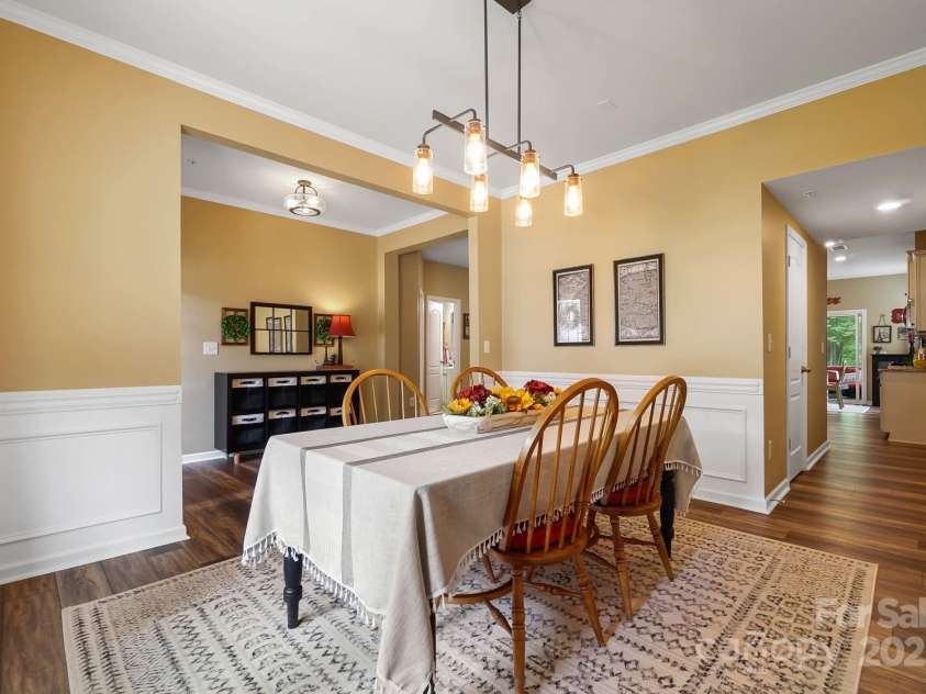 132 Flora Vista Drive, Mooresville, NC 28117.  MLS# CAR4258378, YatesRealty ID 17888. 
