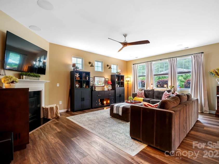 132 Flora Vista Drive, Mooresville, NC 28117.  MLS# CAR4258378, YatesRealty ID 17888. 