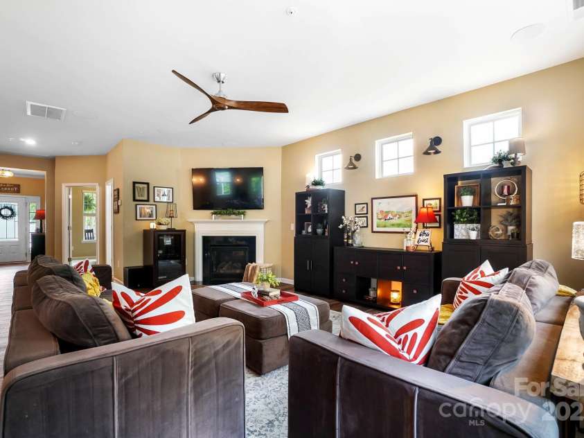 132 Flora Vista Drive, Mooresville, NC 28117.  MLS# CAR4258378, YatesRealty ID 17888. 