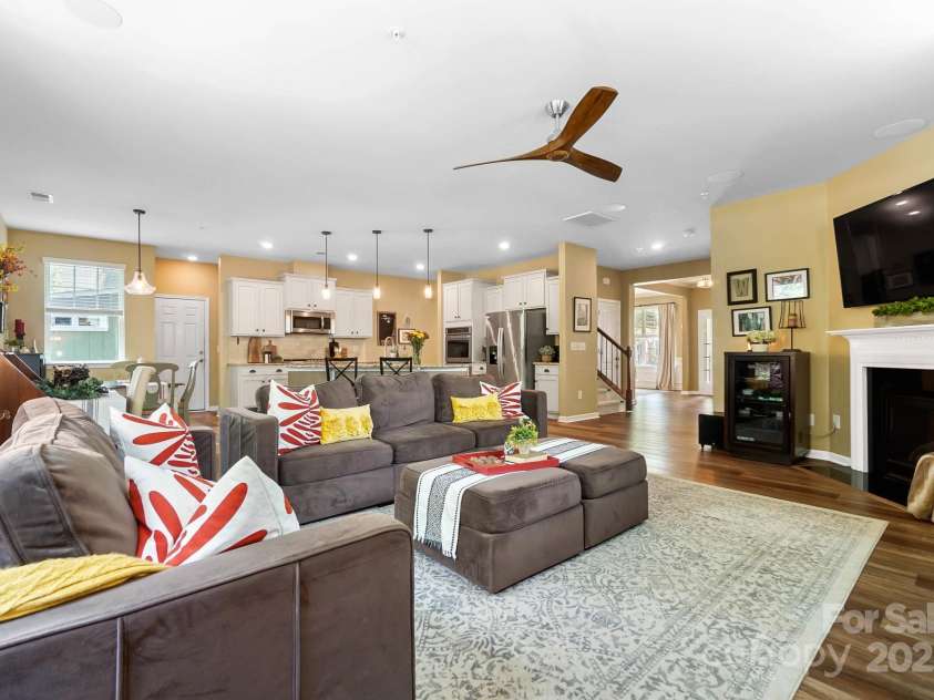 132 Flora Vista Drive, Mooresville, NC 28117.  MLS# CAR4258378, YatesRealty ID 17888. 