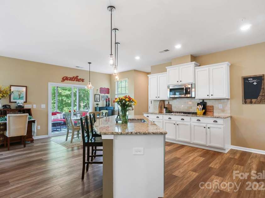 132 Flora Vista Drive, Mooresville, NC 28117.  MLS# CAR4258378, YatesRealty ID 17888. 