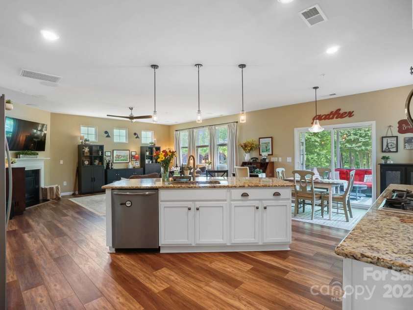 132 Flora Vista Drive, Mooresville, NC 28117.  MLS# CAR4258378, YatesRealty ID 17888. 