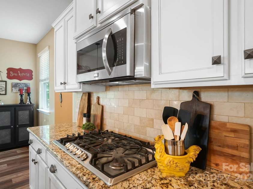 132 Flora Vista Drive, Mooresville, NC 28117.  MLS# CAR4258378, YatesRealty ID 17888. 