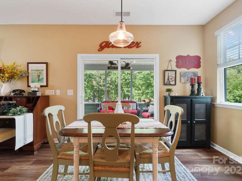 132 Flora Vista Drive, Mooresville, NC 28117.  MLS# CAR4258378, YatesRealty ID 17888. 