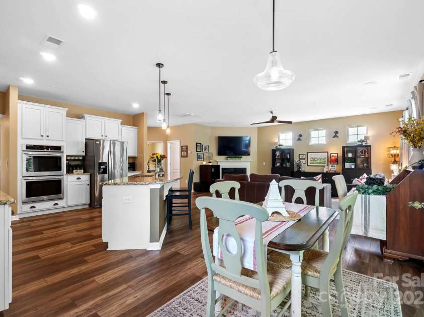 132 Flora Vista Drive, Mooresville, NC 28117.  MLS# CAR4258378, YatesRealty ID 17888. 