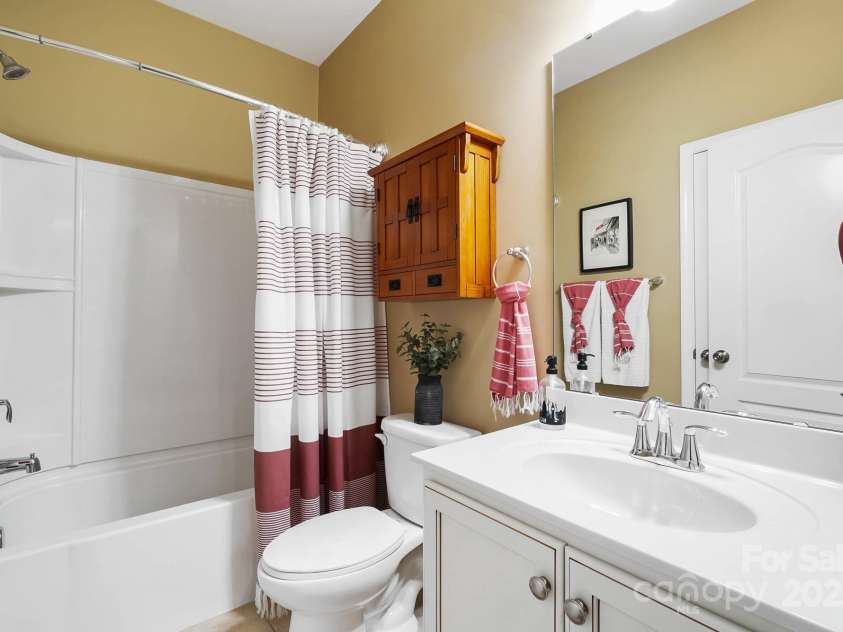 132 Flora Vista Drive, Mooresville, NC 28117.  MLS# CAR4258378, YatesRealty ID 17888. 