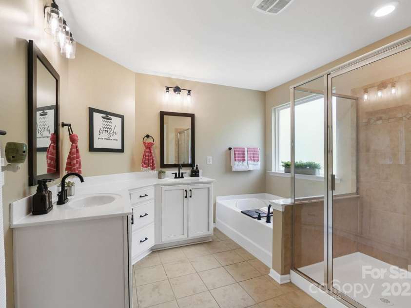132 Flora Vista Drive, Mooresville, NC 28117.  MLS# CAR4258378, YatesRealty ID 17888. 