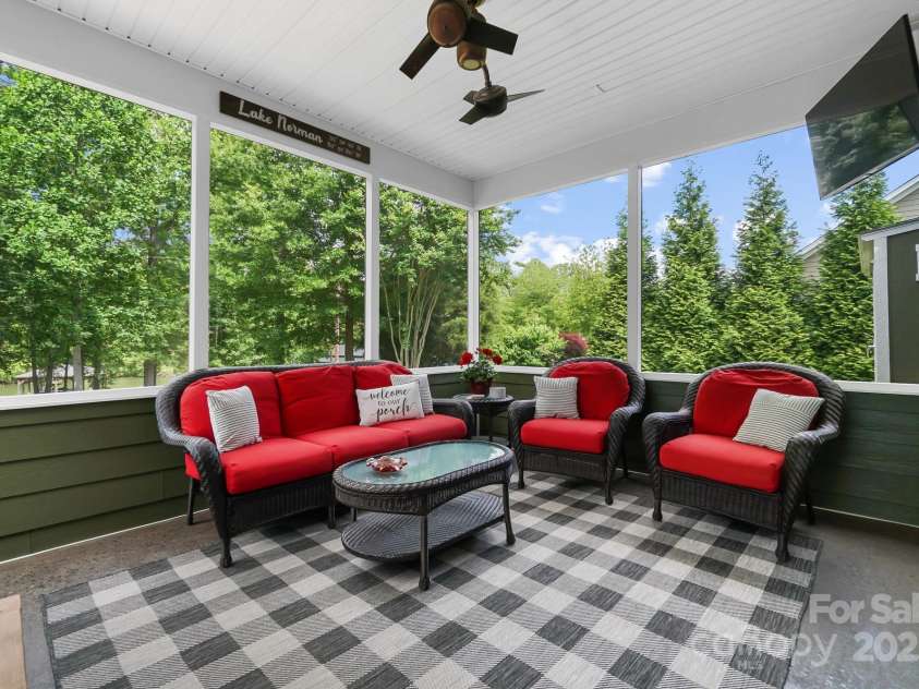 132 Flora Vista Drive, Mooresville, NC 28117.  MLS# CAR4258378, YatesRealty ID 17888. 