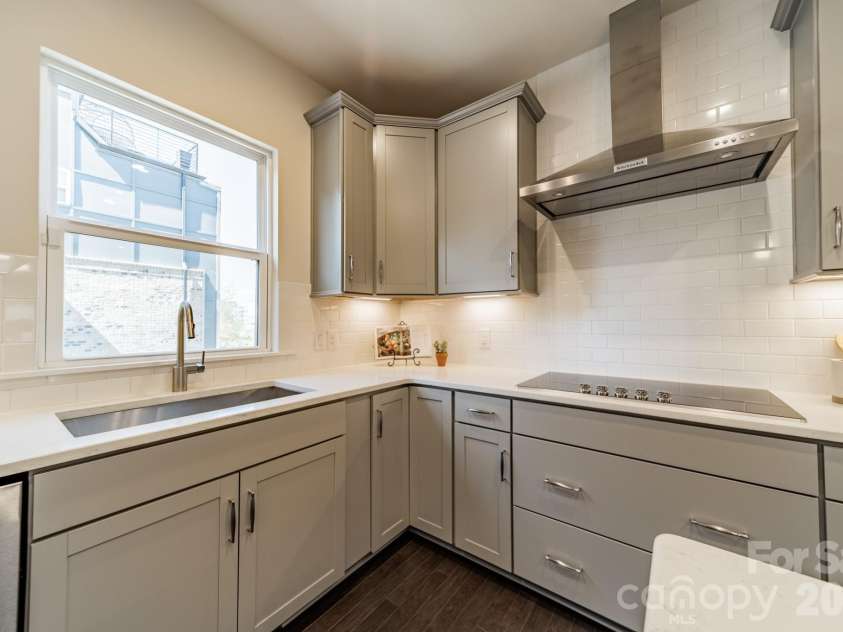 3838 Sky Haven Drive, Charlotte, NC 28209.  MLS# CAR4357626, YatesRealty ID 17889. 