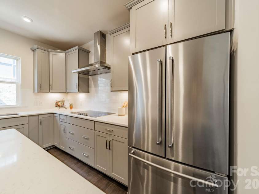 3838 Sky Haven Drive, Charlotte, NC 28209.  MLS# CAR4357626, YatesRealty ID 17889. 