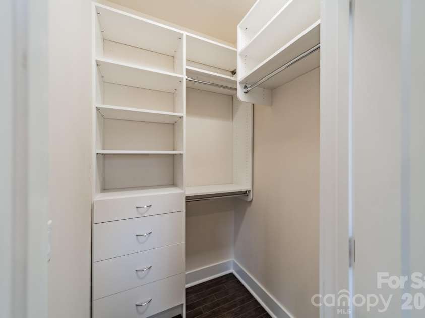 3838 Sky Haven Drive, Charlotte, NC 28209.  MLS# CAR4357626, YatesRealty ID 17889. 