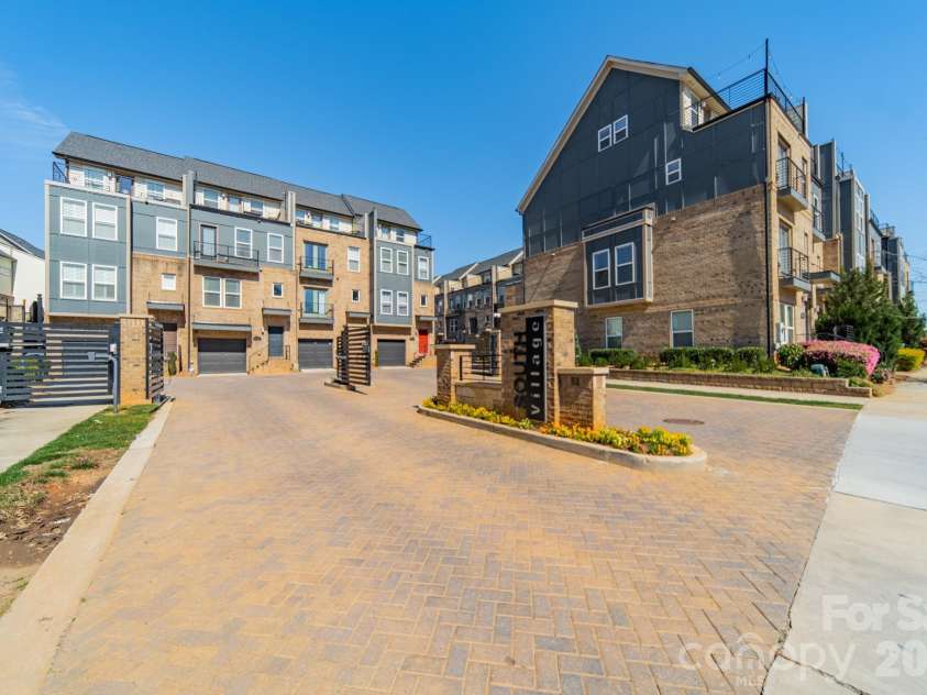 3838 Sky Haven Drive, Charlotte, NC 28209.  MLS# CAR4357626, YatesRealty ID 17889. 