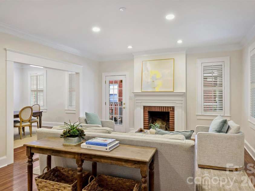 2126 Dilworth Road, Charlotte, NC 28203.  MLS# CAR4392401, YatesRealty ID 1789. 