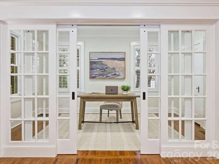 2126 Dilworth Road, Charlotte, NC 28203.  MLS# CAR4392401, YatesRealty ID 1789. 