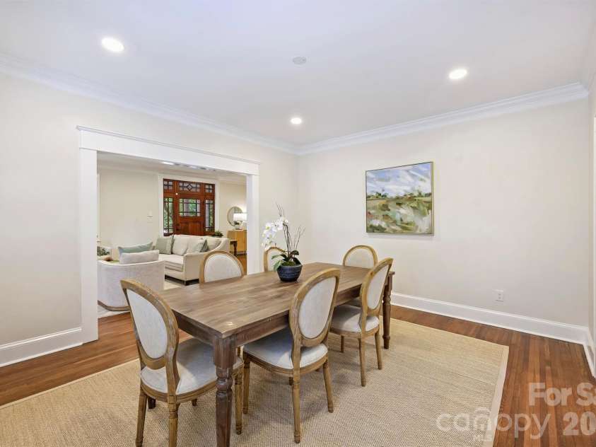 2126 Dilworth Road, Charlotte, NC 28203.  MLS# CAR4392401, YatesRealty ID 1789. 