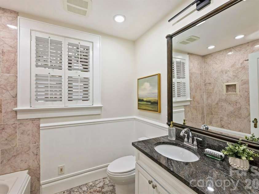 2126 Dilworth Road, Charlotte, NC 28203.  MLS# CAR4392401, YatesRealty ID 1789. 
