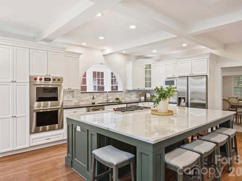 2126 Dilworth Road, Charlotte, NC 28203.  MLS# CAR4392401, YatesRealty ID 1789. 