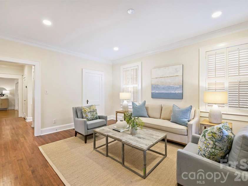 2126 Dilworth Road, Charlotte, NC 28203.  MLS# CAR4392401, YatesRealty ID 1789. 