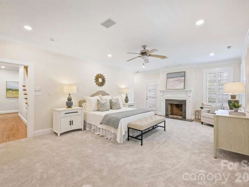 2126 Dilworth Road, Charlotte, NC 28203.  MLS# CAR4392401, YatesRealty ID 1789. 