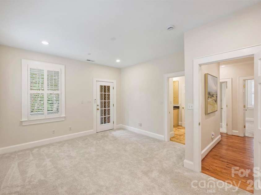 2126 Dilworth Road, Charlotte, NC 28203.  MLS# CAR4392401, YatesRealty ID 1789. 