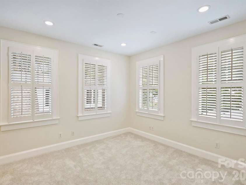 2126 Dilworth Road, Charlotte, NC 28203.  MLS# CAR4392401, YatesRealty ID 1789. 