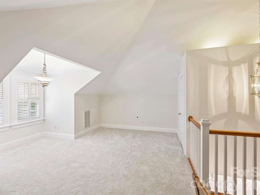 2126 Dilworth Road, Charlotte, NC 28203.  MLS# CAR4392401, YatesRealty ID 1789. 