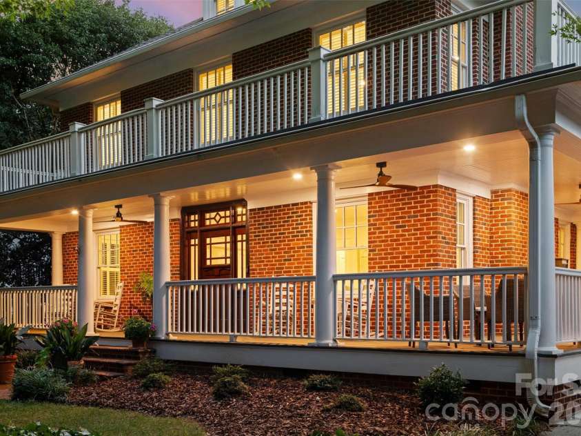 2126 Dilworth Road, Charlotte, NC 28203.  MLS# CAR4392401, YatesRealty ID 1789. 