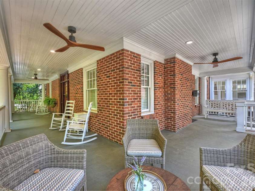 2126 Dilworth Road, Charlotte, NC 28203.  MLS# CAR4392401, YatesRealty ID 1789. 