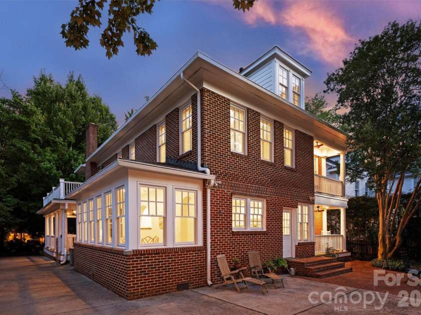 2126 Dilworth Road, Charlotte, NC 28203.  MLS# CAR4392401, YatesRealty ID 1789. 