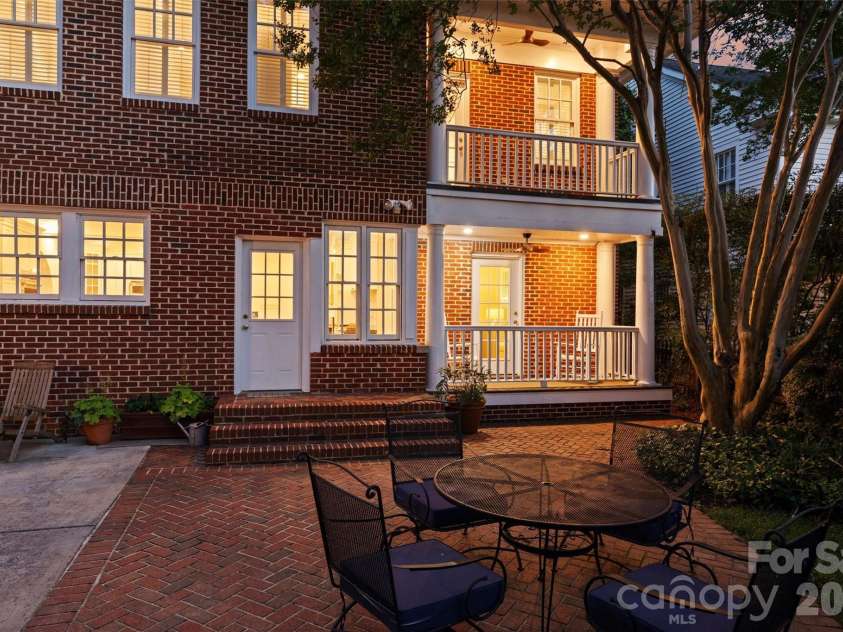 2126 Dilworth Road, Charlotte, NC 28203.  MLS# CAR4392401, YatesRealty ID 1789. 