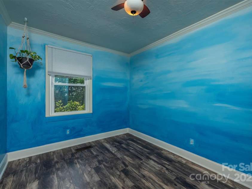25 Glenview Place, Arden, NC 28704.  MLS# CAR4179470, YatesRealty ID 1789. 