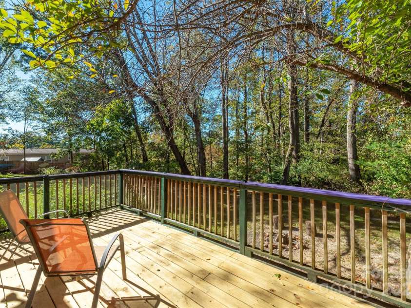 25 Glenview Place, Arden, NC 28704.  MLS# CAR4179470, YatesRealty ID 1789. 