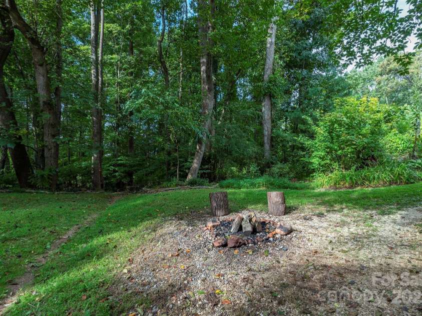 25 Glenview Place, Arden, NC 28704.  MLS# CAR4179470, YatesRealty ID 1789. 