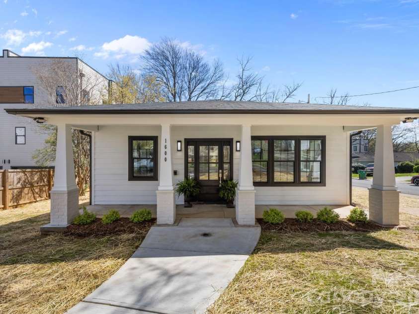 1600 Julia Maulden Place, Charlotte, NC 28206.  MLS# CAR4358790, YatesRealty ID 17890. 