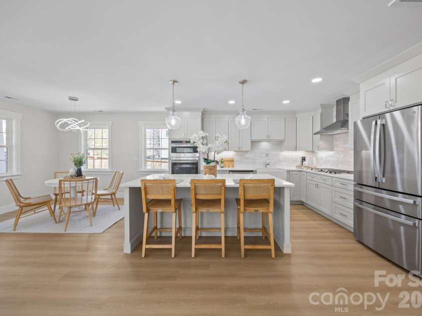 1600 Julia Maulden Place, Charlotte, NC 28206.  MLS# CAR4358790, YatesRealty ID 17890. 