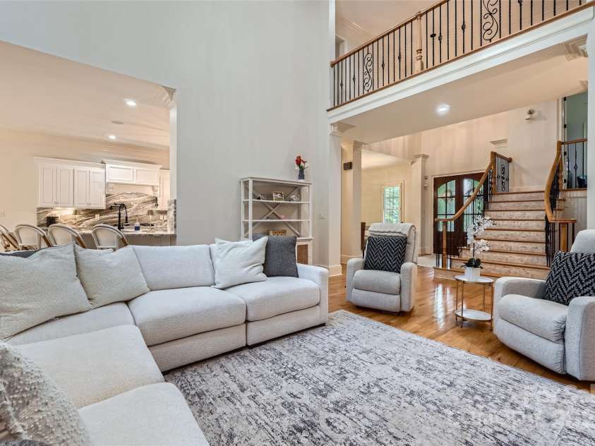 1056 James Madison Drive, Matthews, NC 28104.  MLS# CAR4260538, YatesRealty ID 17891. 