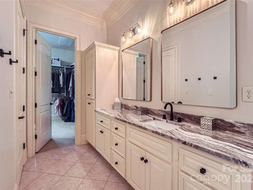 1056 James Madison Drive, Matthews, NC 28104.  MLS# CAR4260538, YatesRealty ID 17891. 
