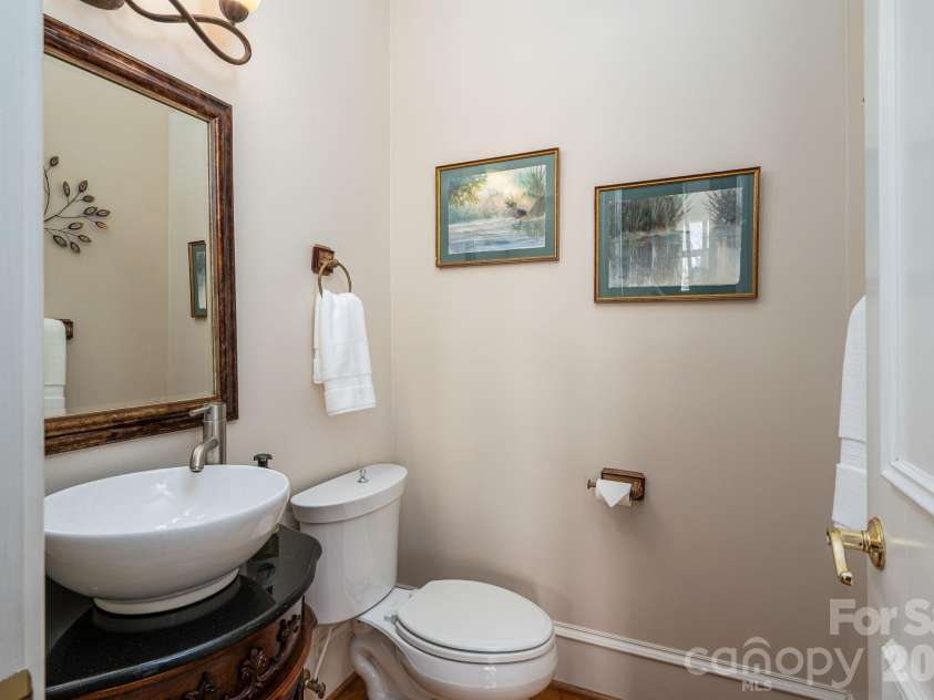 103 Shelter Cove Lane, Mooresville, NC 28117.  MLS# CAR4347364, YatesRealty ID 17892. 