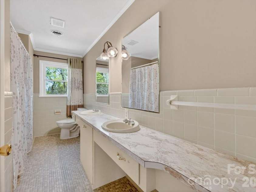 3600 Davidson Highway, Concord, NC 28027.  MLS# CAR4366218, YatesRealty ID 17893. Bathroom Main