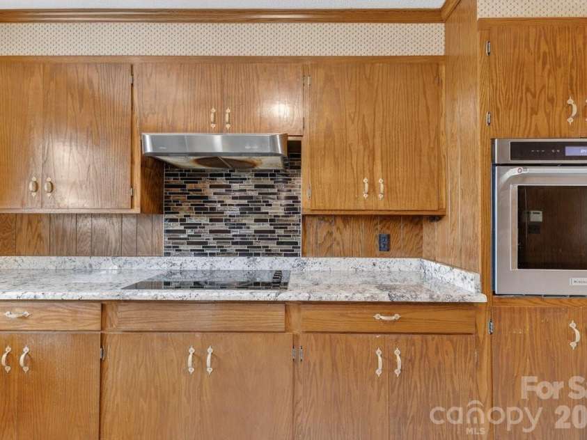 3600 Davidson Highway, Concord, NC 28027.  MLS# CAR4366218, YatesRealty ID 17893. Kitchen
