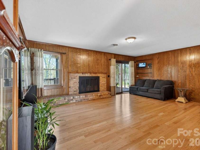 3600 Davidson Highway, Concord, NC 28027.  MLS# CAR4366218, YatesRealty ID 17893. Living