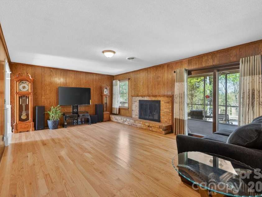 3600 Davidson Highway, Concord, NC 28027.  MLS# CAR4366218, YatesRealty ID 17893. Living