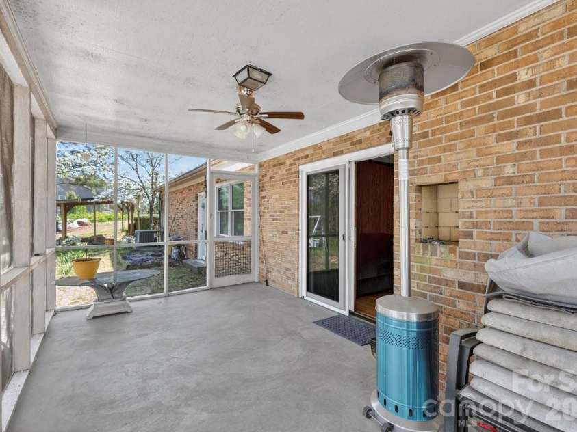 3600 Davidson Highway, Concord, NC 28027.  MLS# CAR4366218, YatesRealty ID 17893. Sunroom