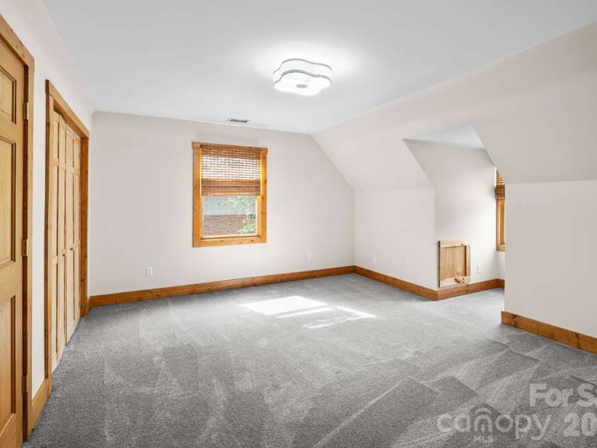 1750 Knollwood Circle, Morganton, NC 28655.  MLS# CAR4366302, YatesRealty ID 17895. 