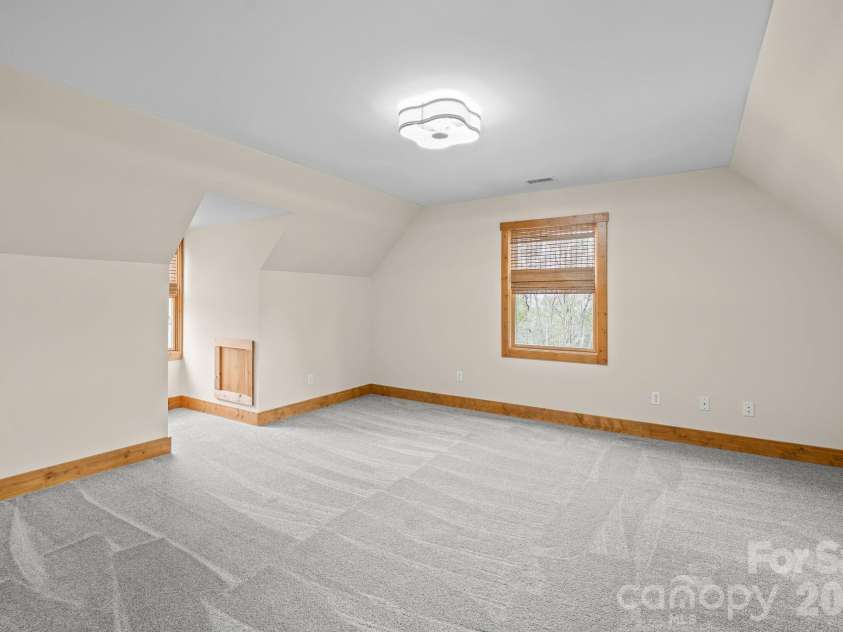 1750 Knollwood Circle, Morganton, NC 28655.  MLS# CAR4366302, YatesRealty ID 17895. 