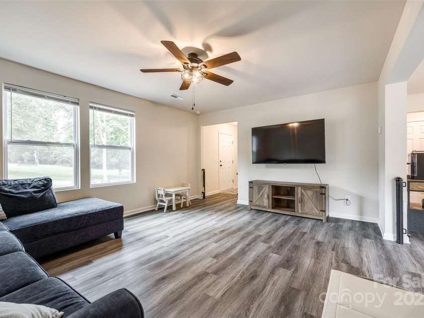 415 Kickapoo Avenue, Gastonia, NC 28056.  MLS# CAR4263401, YatesRealty ID 17895. 