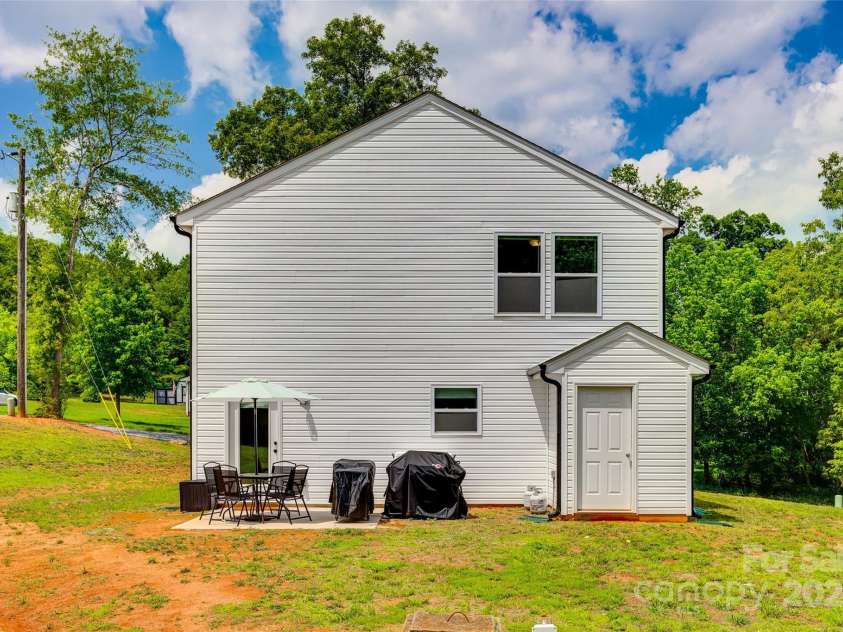 415 Kickapoo Avenue, Gastonia, NC 28056.  MLS# CAR4263401, YatesRealty ID 17895. 