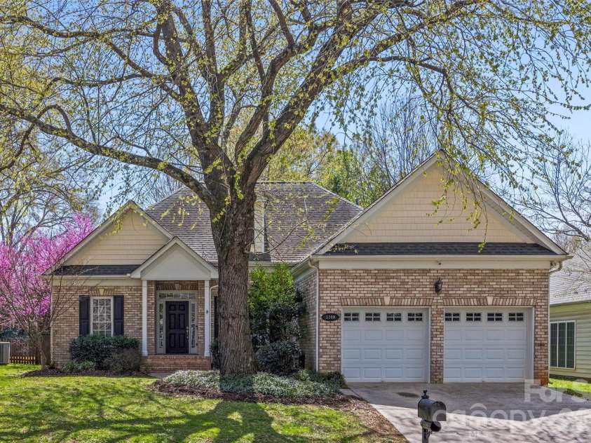 1109 Moray Court, Charlotte, NC 28211.  MLS# CAR4366291, YatesRealty ID 17896. 