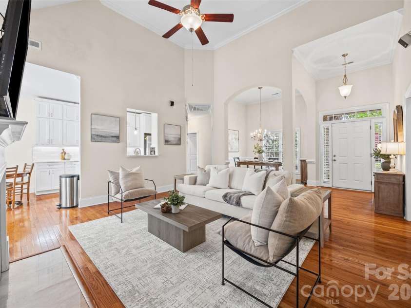 1109 Moray Court, Charlotte, NC 28211.  MLS# CAR4366291, YatesRealty ID 17896. 