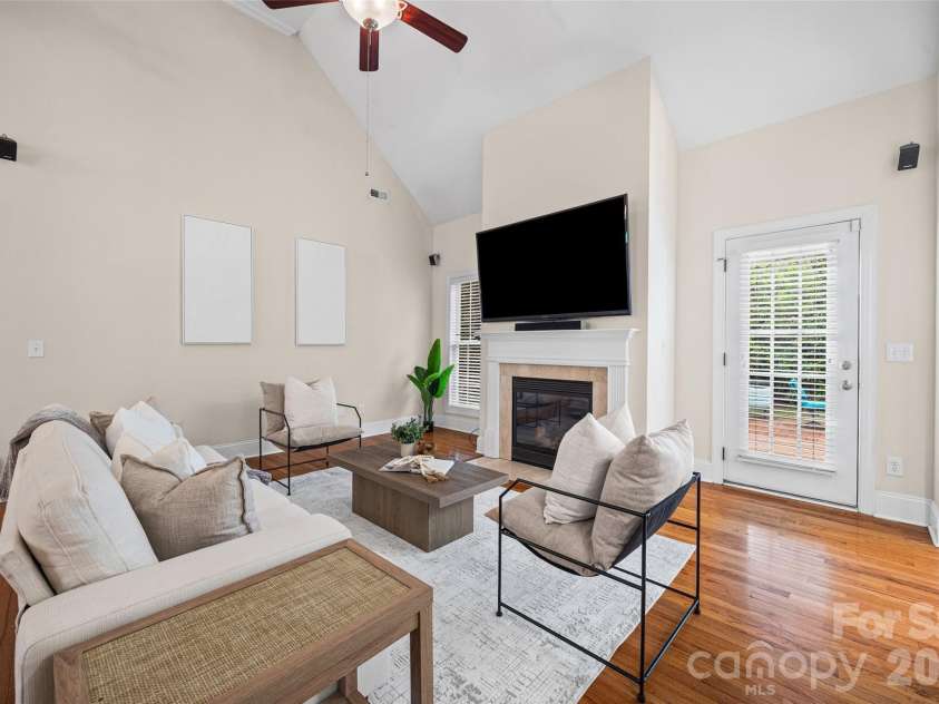 1109 Moray Court, Charlotte, NC 28211.  MLS# CAR4366291, YatesRealty ID 17896. 